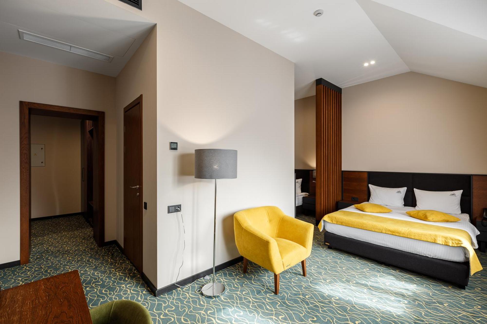 Ведмежа Гора Panorama Spa Resort Yaremche Room photo